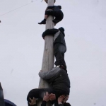 В традиционном конкурсе на столбе нижегородцы проявили силу и смекалку